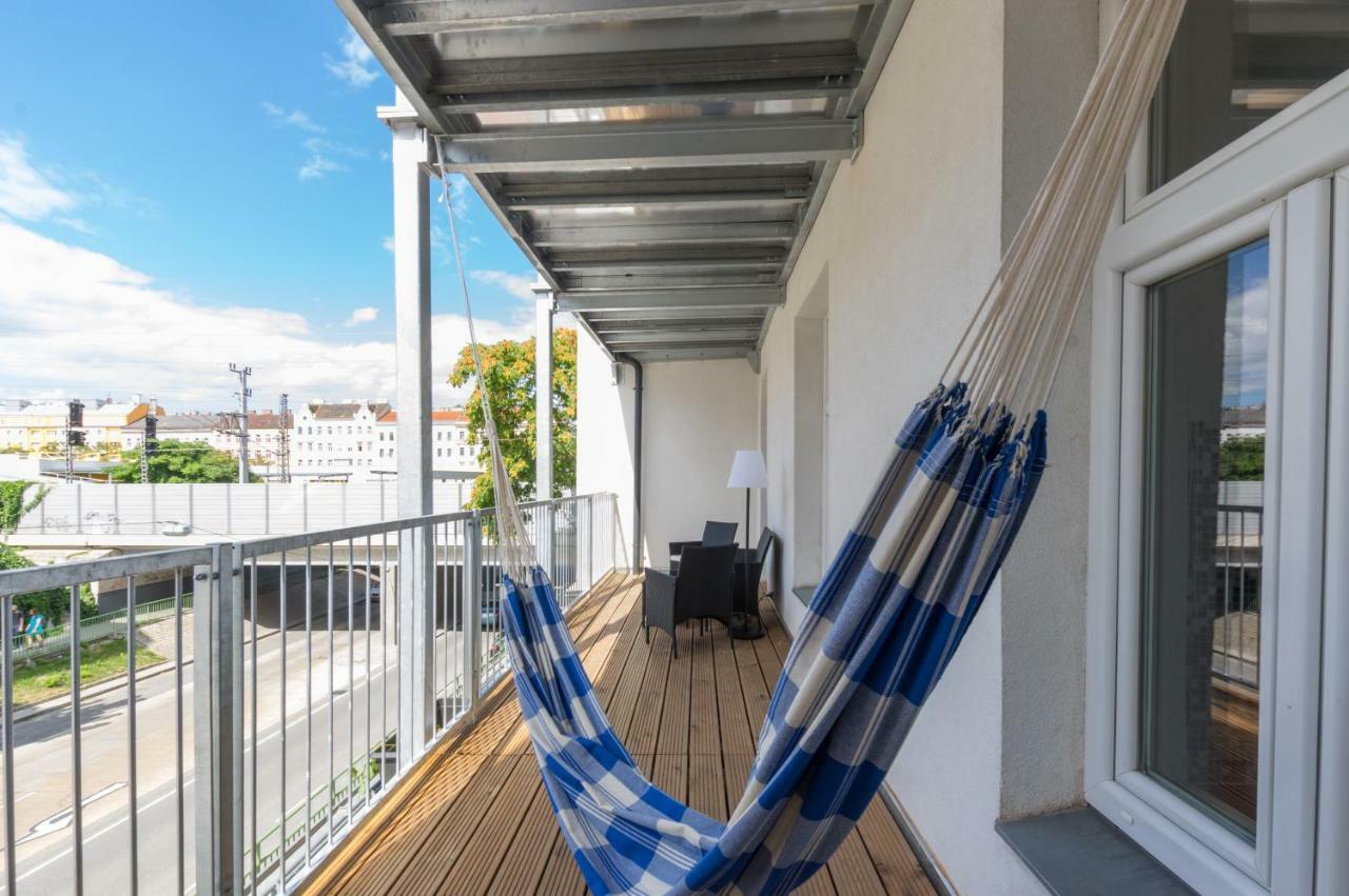 Spacious Apartment In Center With Terrace فيينا المظهر الخارجي الصورة