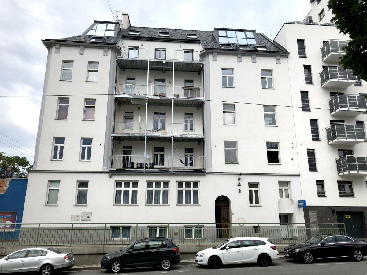 Spacious Apartment In Center With Terrace فيينا المظهر الخارجي الصورة